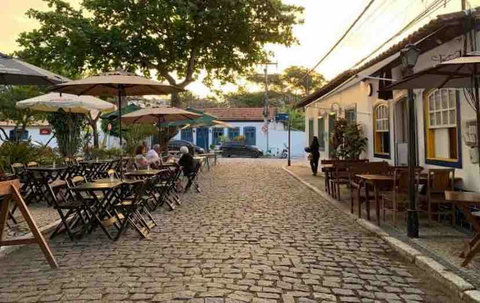 Bares e reataurantes. Parte antiga da Passagem