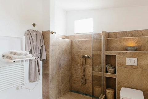 Details of your private bathroom
