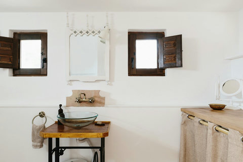 Details of your private bathroom