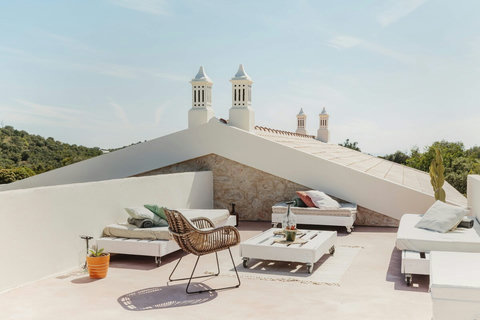 House shared roof-top with amazing nature views
