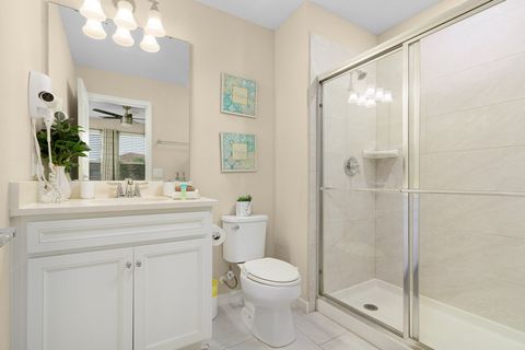2nd Bedroom private bath 