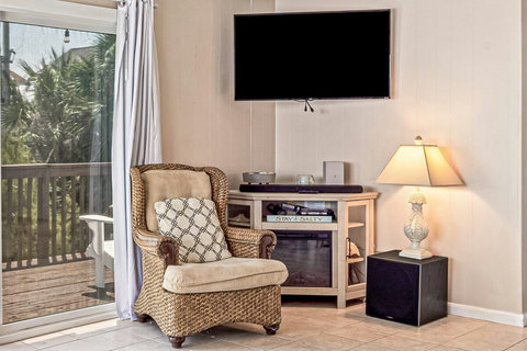 Roku streaming TV, DVD player, and Nintendo.