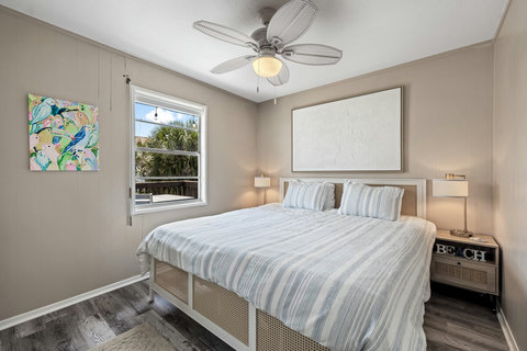 King bed. Side lamps have USB-A and USB-C charging.