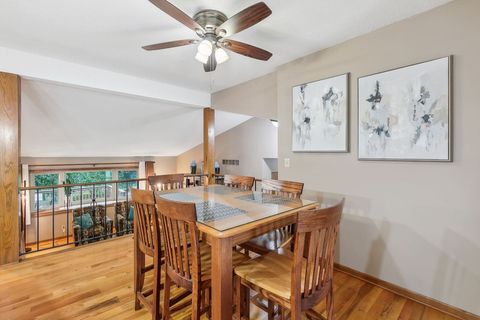 Kitchen dining