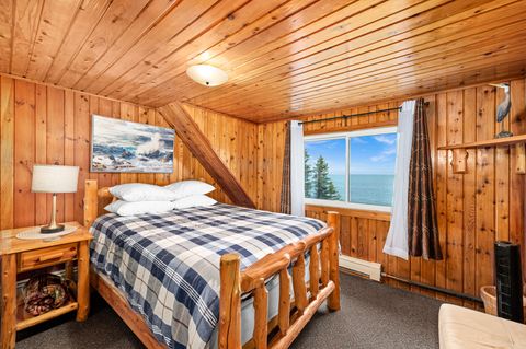 2nd bedroom, queen, lake view, Mini-Split AC unit