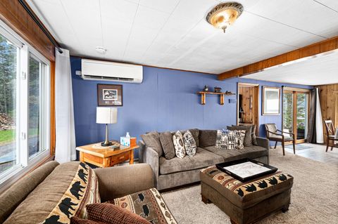 Main Family, bright and cozy 55" Smart TV