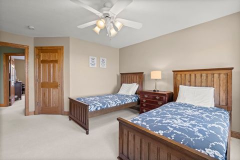 Bedroom 5, 2 twin beds,  2nd level, lake view