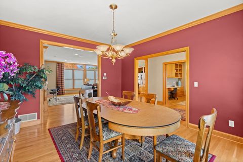 Formal dining area seats 6 with lake view