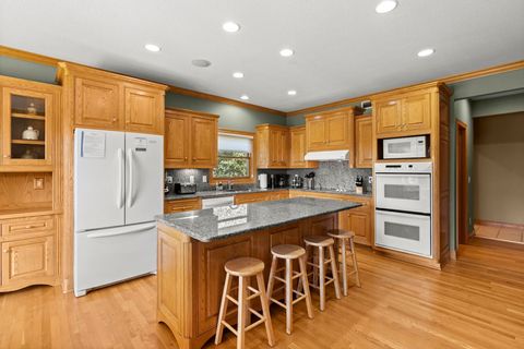 Enjoy a casual breakfast  aound the breakfast island that seats 4
