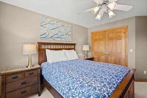 Bedroom 3, Queen bed, 2nd floor, garden view