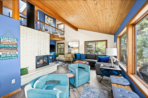 Lakeview living room with vaulted ceiling