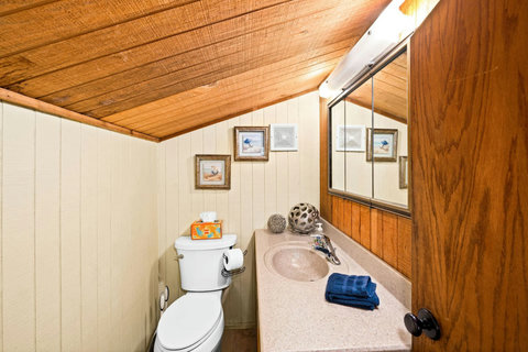 Loft 1/2 bath