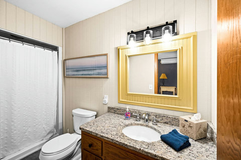 Master ensuite 3/4 bathroom