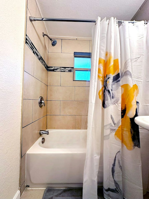 Shower, bathtub