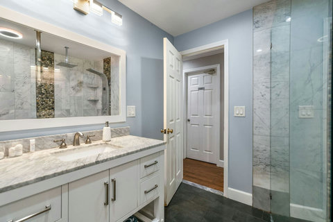 1st Floor Bathroom