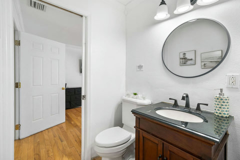 Upstairs Bathroom 3
