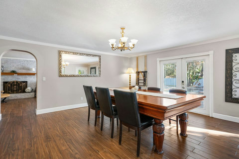 Dining Room/Pool Table