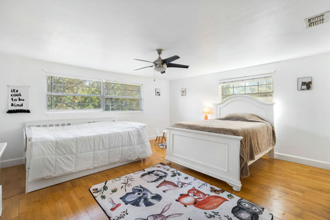 Upstairs Bedroom 6