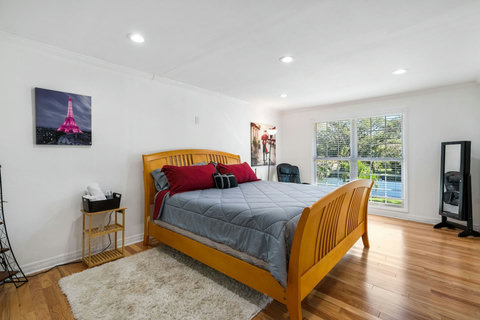 Upstairs Bedroom 4