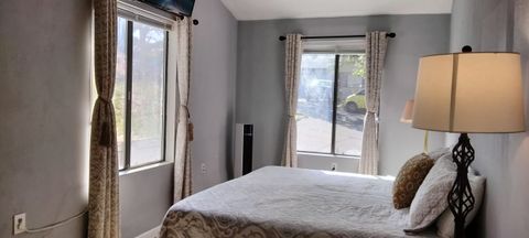 Studio Bedroom 5