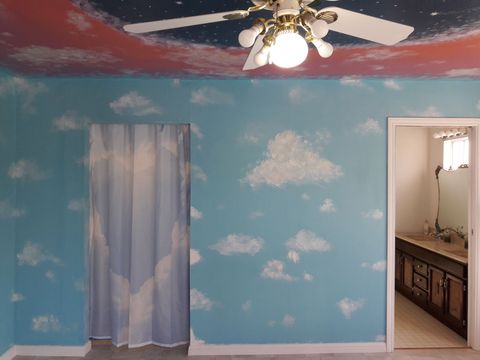 Sky Bedroom 2 Walk In Closet