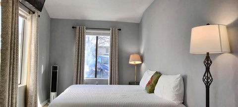 Studio Bedroom5