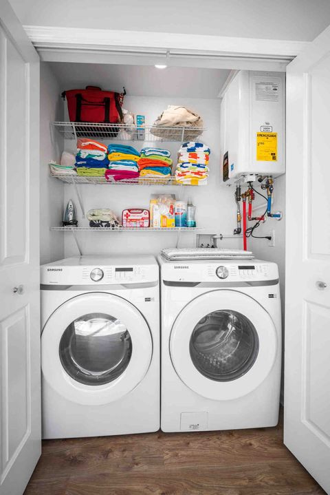 Brand new washer/dryer in the laundry closet. Also fully stocked with beach towels. 