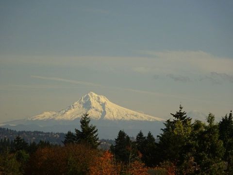 Welcome to Beautiful Oregon!  Experience it in our wonderful home!