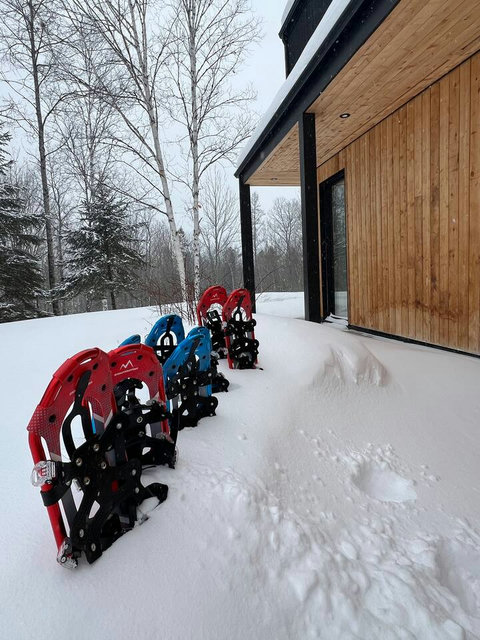 Snowshoes are provided for guest use, with the Diable Trail just 2 minutes away and accessible directly from the community road. Taken 02/2025.
