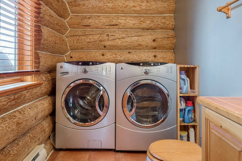 Main floor Bathroom: Washer & Dryer