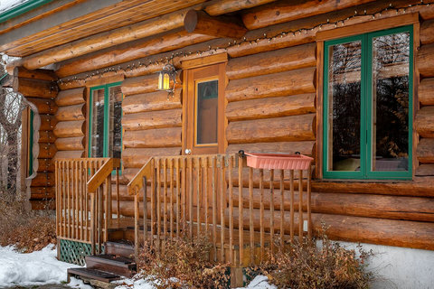 Chalet entrance door with smart lock