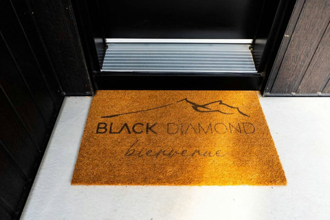 Chalet Black Diamond.