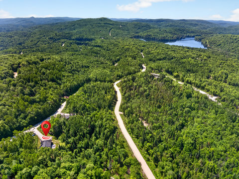 Private forest retreat with scenic lake and mountain views nearby