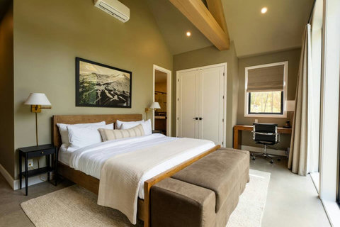 Bedroom #1 King - Master.