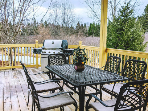 Patio/Deck with propane BBQ, Dining set (6 ppl) and 2 Sunchairs