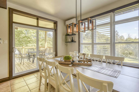Dining Room with view on Outdoor Dining