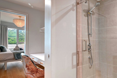 Master ensuite mini office space and private bathroom