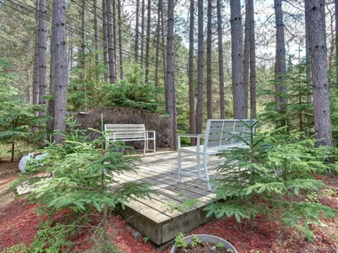 Land with resting area