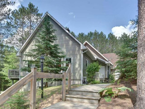 Outdoor pathway to entrance