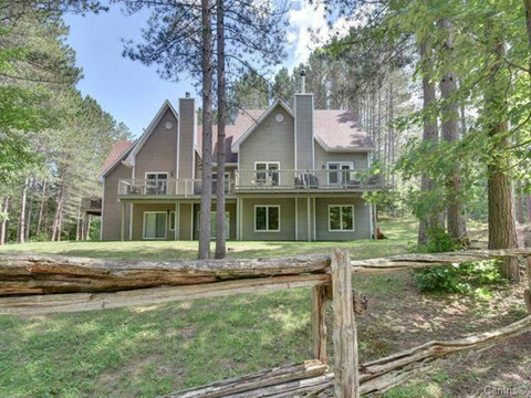 Front view of property