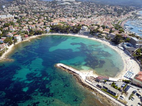 Anse de Renecros (Bandol, 7 minutes drive)