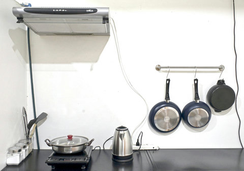 Full kitchen