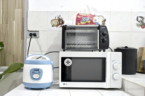 Full kitchen