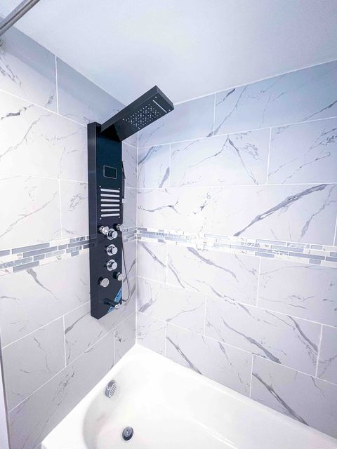Luxury SPA Shower with built in LED overhead rainfall waterfall showerhead, tub spout, a multi-functional 3 setting handheld shower and body jets spray pattern. Hydroelectricity Temperature display that assist you to select the best water temperature