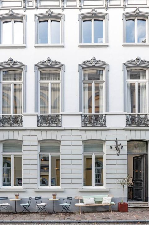 Exterior view of the Bank building, , built in 1869. The coffee bar Adriaan is located on the main floor and accessible. Pictures by Claude Smekens.