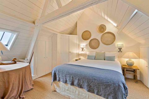 Top bedroom with comfortable bed