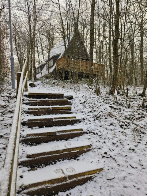 Durbuy chalets in winter