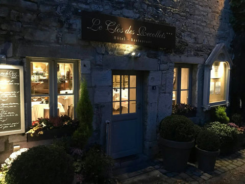 Discover culinary excellence at Clos des Récollets in Durbuy. This charming restaurant, nestled in historic surroundings, offers a fusion of local and international flavors.