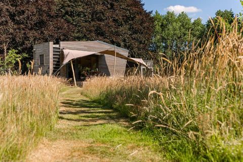 Slow Cabins en Tiny Houses in de natuur rond Beernem zijn unieke verblijfservaringen die de mogelijkheid  bieden om te genieten van de schoonheid van de natuur en volledig tot rust te komen.