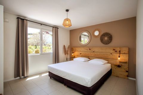 Master bedroom with kingsize bed.